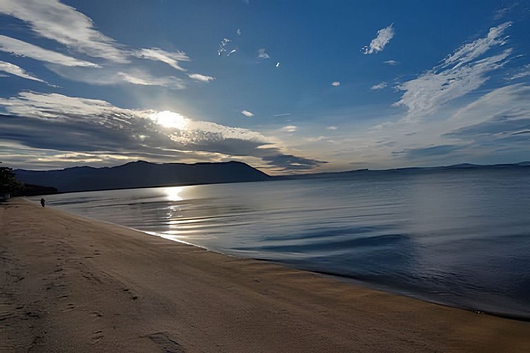 Paraíso a beira-mar com o mais lindo pôr do sol.
