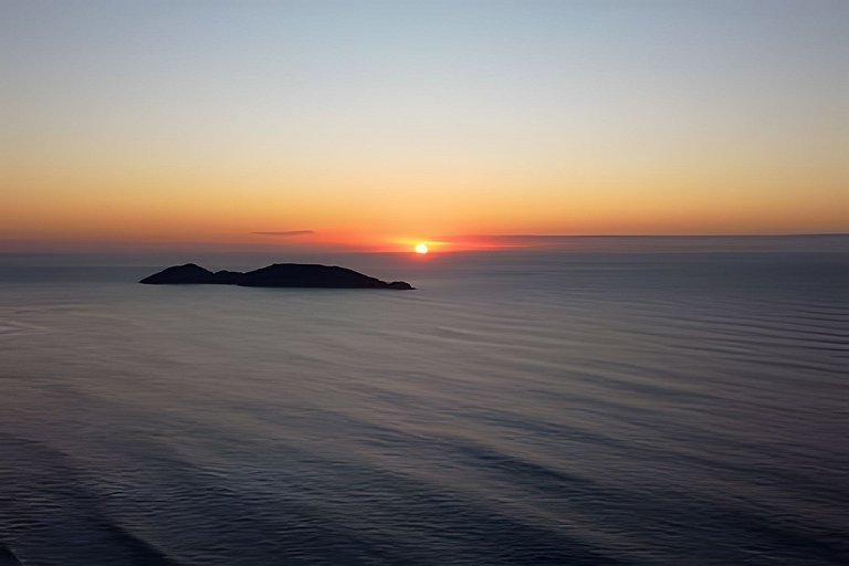 Ilha de frente pra Ilha | Luxo Frente-Mar com SPA