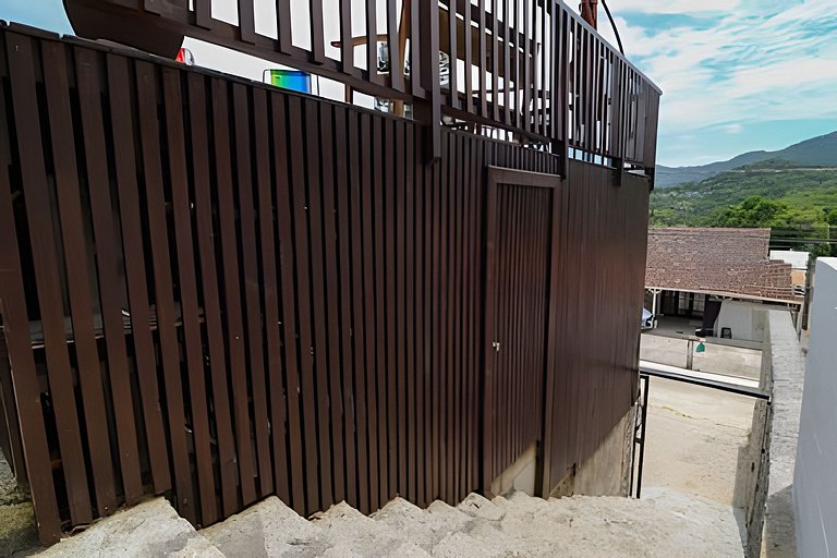 Vista Mar, Montanhas e Pôr do sol com Piscina