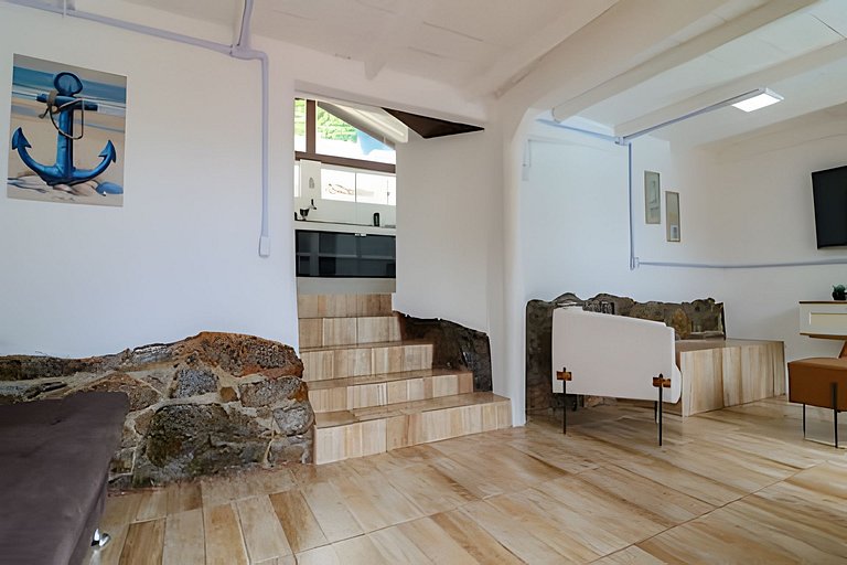 Vista Mar, Montanhas e Pôr do sol com Piscina