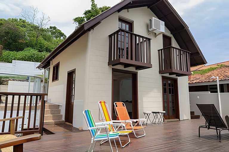 Vista Mar, Montanhas e Pôr do sol com Piscina