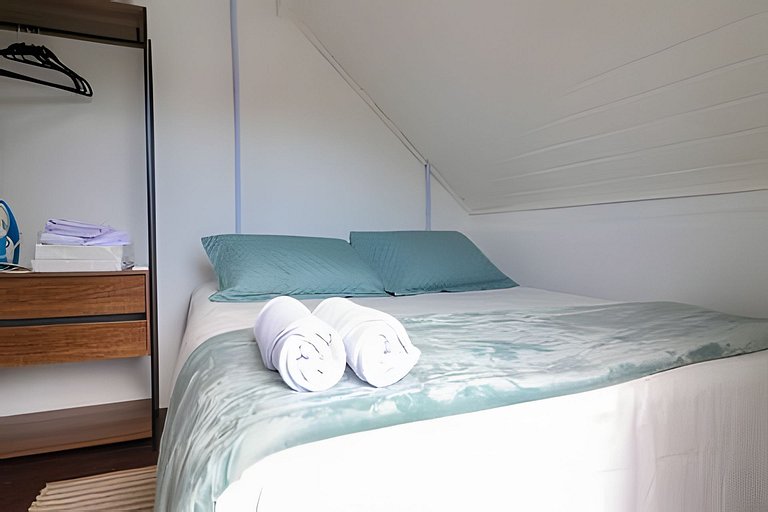 Vista Mar, Montanhas e Pôr do sol com Piscina