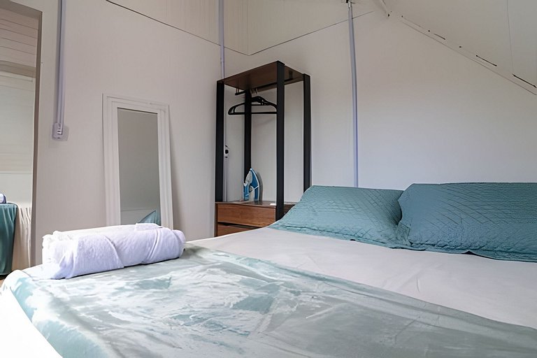 Vista Mar, Montanhas e Pôr do sol com Piscina