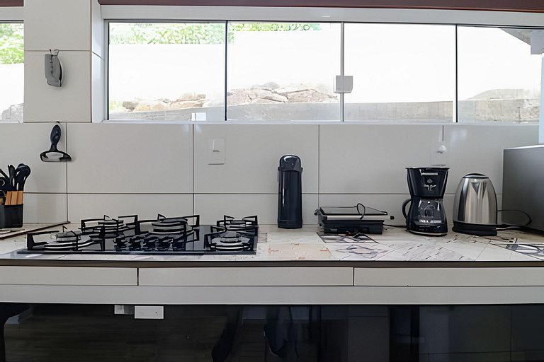 Vista Mar, Montanhas e Pôr do sol com Piscina